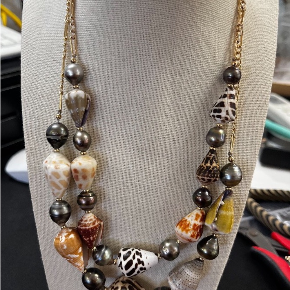 Handmade Tahitian pearl with Hawaiian cone shell necklace